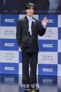 [포토] 포즈 취하는 박건일 (첫 번째 남자 제작발표회)