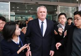 與, 인요한 의원 사퇴에 무겁게 받아들여…국민통합 위해 노력할 것