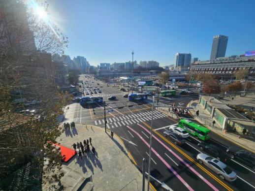 17년 숙원 사업...서초구, 고터사거리 전방향 횡단보도 설치
