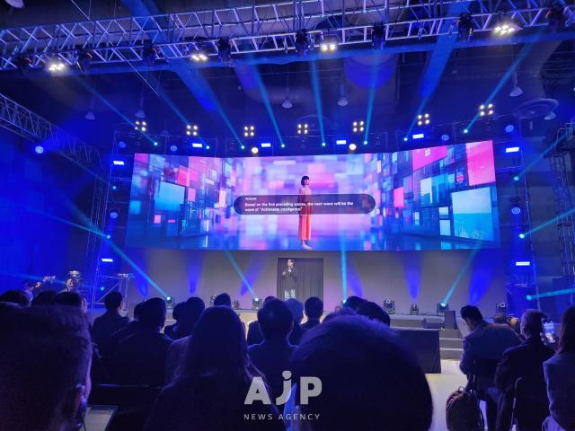 AI tech startup Liner CEO Kim Jin-woo delivers a welcome speech at the COMEUP 2025 startup festival that was kicked off at COEX in southern Seoul on December 10 AJP Park Sae-jin