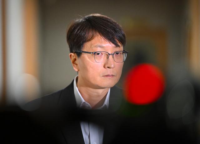 취재진 질문 듣는 박대준 쿠팡 대표
서울연합뉴스 한종찬 기자 30일 정부서울청사에서 쿠팡 관련 긴급 관계부처 장관회의가 열린 가운데 박대준 쿠팡대표가 회의장을 나서며 취재진 질문을 듣고 있다 20251130 공동취재
sabaynacokr2025-11-30 164551
저작권자 ⓒ ㈜연합뉴스 무단 전재 재배포 금지 AI 학습 및 활용 금지저작권자 ⓒ ㈜연합뉴스 무단 전재 재배포 금지 AI 학습 및 활용 금지