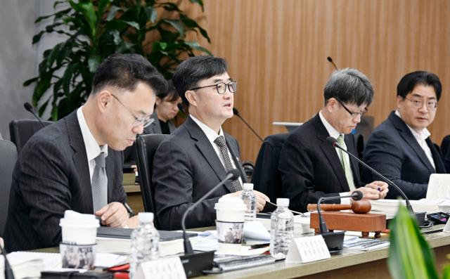 임기근 기획재정부 차관이 11월 25일 서울 영등포구 한국수출입은행에서 제5회 민간투자사업심의위원회 본회의를 주재하고 있다사진기획재정부