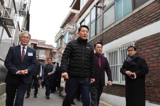 철도노조 11일부터 무기한 파업...코레일 비상수송체계 돌입