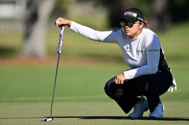 주수빈은 최종 합계 12언더파 274타를 기록하면서 단독 2위로 대회를 마쳤다 차석으로 퀄리파잉Q시리즈를 통과하면서 내년엔 미국여자프로골프LPGA 정규 투어에서 뛰게 됐다 사진연합뉴스·로이터