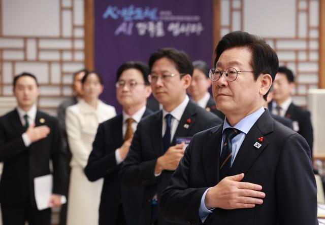 李在明出席AI时代K-半导体展望与培养战略报告会