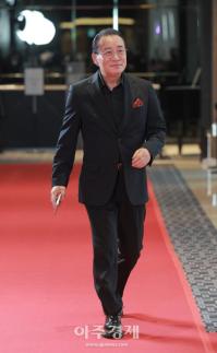 [포토] 독고영재, 2025 서울국제영화대상 레드카펫 참석