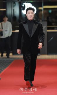 [포토] 박희순, 2025 서울국제영화대상 레드카펫 참석