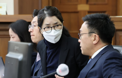 특검 종료 앞두고 김건희 사실상 마지막 소환…금품·관저 특혜 추궁