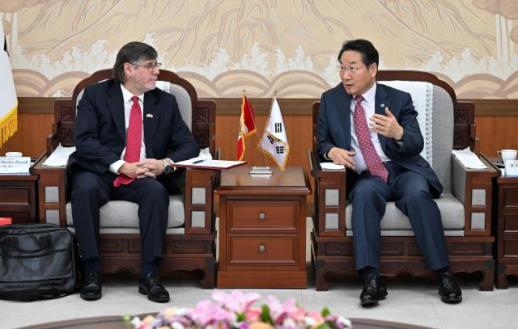 유정복, 주한 페루대사 접견…경제·문화 교류 확대 맞손