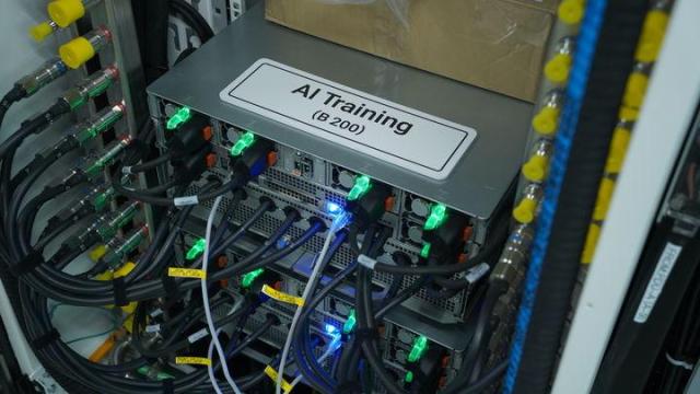 B200 GPU 기반 AI 학습 모델이 실제 동작하는 모습사진kt 클라우드
