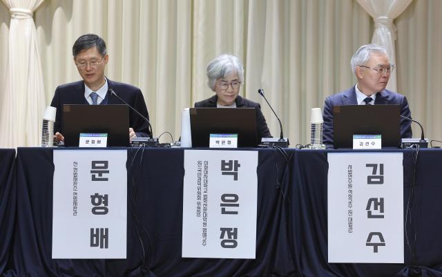 11일 서울 서초구 서울법원종합청사에서 문형배 전 헌법재판소 헌법재판관맨왼쪽이 참석한 가운데 국민을 위한 사법제도 개편 공청회가 열리고 있다 20251211 사진연합뉴스