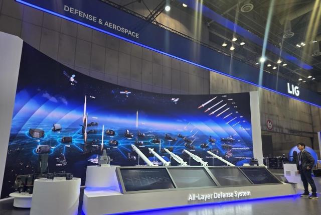 ADEX 2025서 LIG넥스원이 선보인 천궁 등 대공망 솔루션 사진LIG넥스원