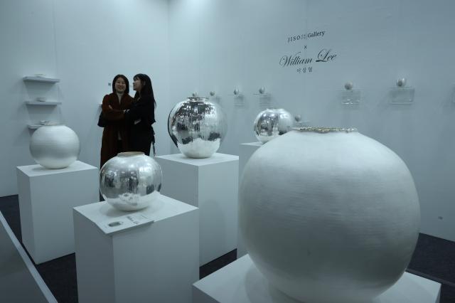 Visitors view craft items at the 2025 Craft Trend Fair held at COEX in Seoul on Dec 11 2025 AJP Han Jun-gu