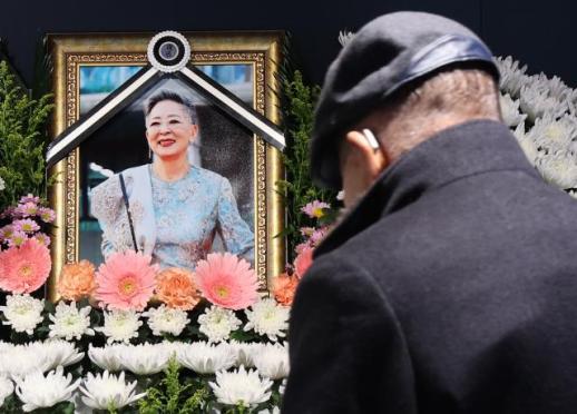 故 김지미 서울영화센터에 추모 공간 마련…영화계 애도 이어져