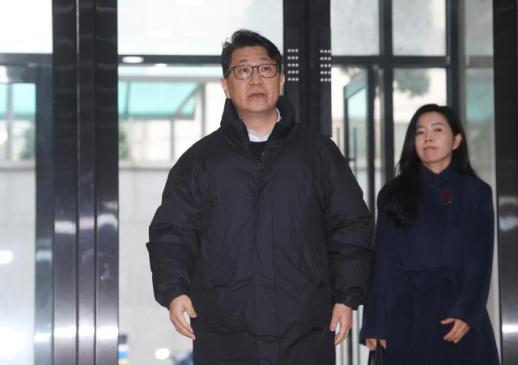 쿠팡 수사 외압 문지석 검사 특검 출석, 14시간 참고인 조사