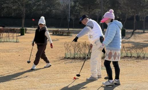 화천군청 파크골프 실업팀, 군민 300여명 대상 실전 노하우 전수…5일간 집중 레슨
