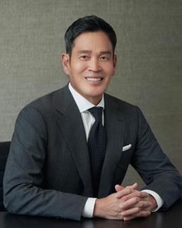 Shinsegae chairman flies to US to attend dinner hosted by VP Vance