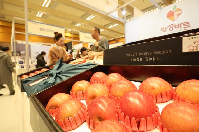 Visitors browse products at the Festive Gift Fair held at COEX in Seoul on Dec 11 2025 AJP Han Jun-gu