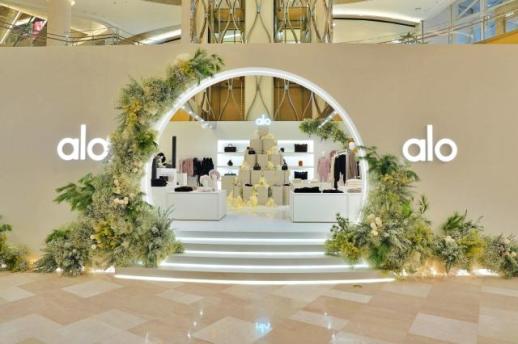 트리부터 미슐랭 팝업까지…유통가, 크리스마스 수요잡기 총력