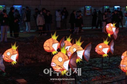 [포토] 청계천에 나타난 잉어킹과 메타몽