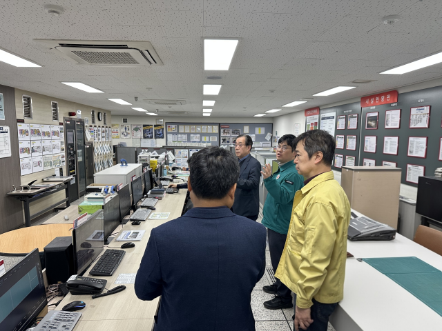 지하연계 복합건축물인 롯데몰 은평점에서 종합방재실 운영 실태를 점검하고 있다 사진서울시