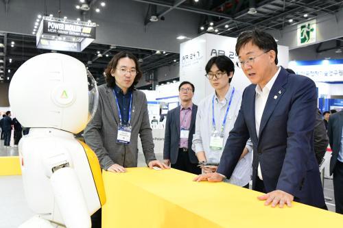 이민근 안산시장 자율주행·AI 등으로 산업과 일상 바꾸는 대한민국 대표 첨단도시 만들 것