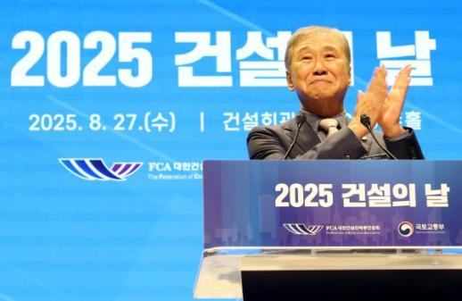 [아주경제 오늘의 뉴스 종합] 석화·철강 구조조정도 버거운데…환율 리스크 덮친 은행권 外