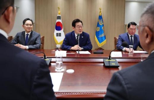 Samsung, Hyundai, LG and SK chart AI-driven growth strategies for 2026