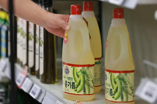 서울 한 마트에 진열된 식용유사진유대길 기자 dbeorlf123ajunewscom