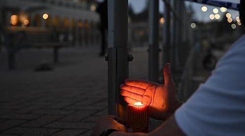 시드니 총기난사 사건 현장에 밝혀진 촛불 사진EPA 연합뉴스