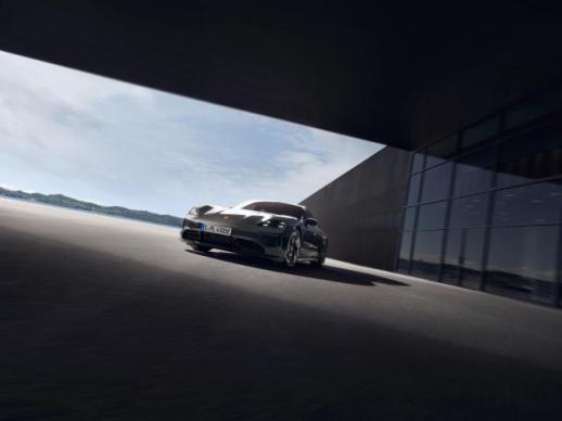 포르쉐코리아, 타이칸 블랙 에디션 고객 인도 시작