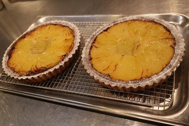 시식회에서 제공된 유키지루시 메구밀크의 크림 치즈 등을 사용한 타르트 8일 싱가포르 중심부 사진NNA