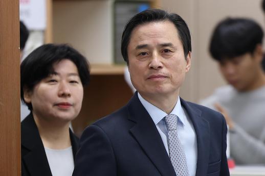 내란 재판 앞에서 회피와 침묵은 권리가 아니다