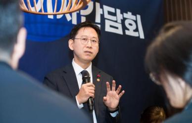 배경훈 부총리 AI 거품 없다… 내년부터 성과로 증명