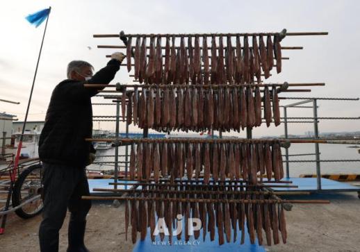 TRAVEL: Pohang, perfect place to catch New Years first sunrise along with winter delicacy