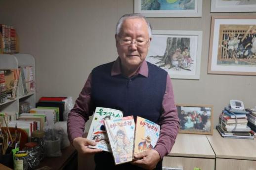 [김호이의 사람들] 손으로 그린 시대의 얼굴, 만화가 이두호가 말하는 만화 같은 삶