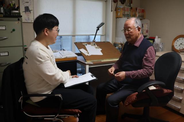 인터뷰 장면 사진 김호이 기자