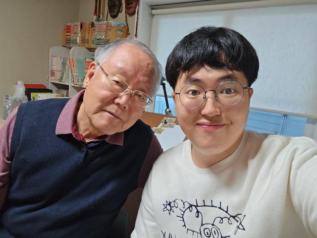 이두호 작가와 사진 김호이 기자