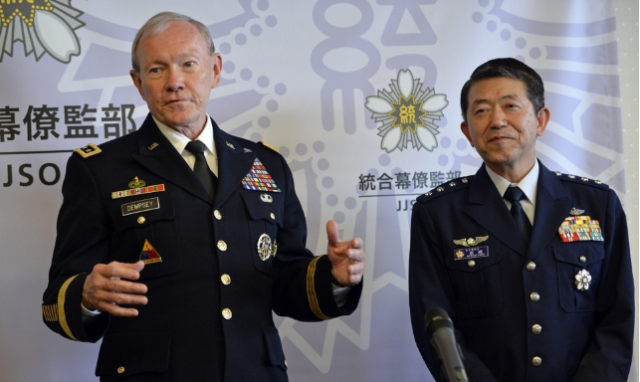 이와사키 시게루 전 통합막료장오른쪽 사진연합뉴스