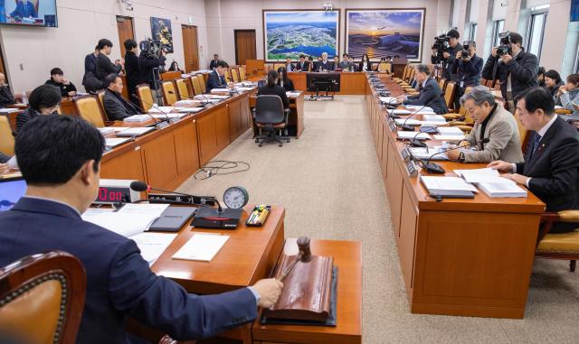 15일 국회 국토교통위원회 교통법안심사소위원회에서 개인형 이동 수단의 안전 및 이용 활성화에 관한 법률안 공청회가 열리고 있다 사진연합뉴스