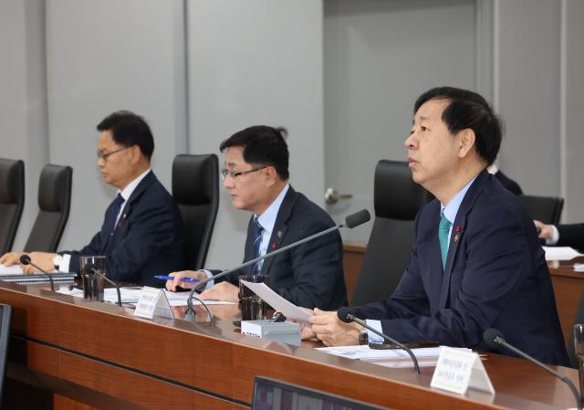 구윤철 부총리 겸 기획재정부 장관이 16일 정부세종청사 기재부 대회의실에서 열린 산업경쟁력강화 관계장관회의 겸 성장전략 TF에서 발언하고 있다사진연합뉴스