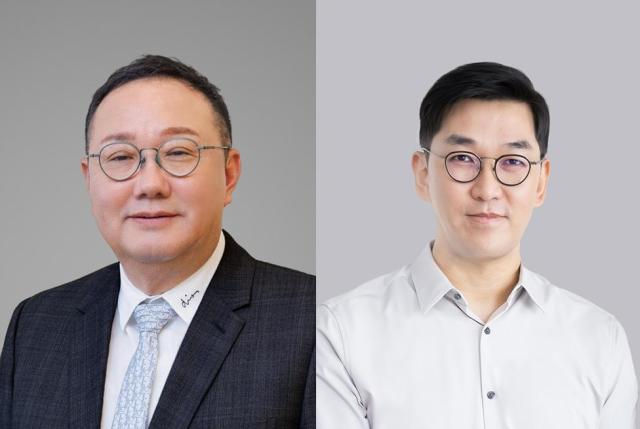 박장선 투데이아트 대표이사왼쪽와 정성은 위버스마인드 대표이사 사진중소기업중앙회