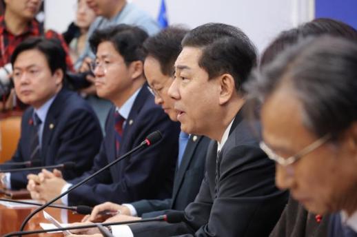 민주, 주호영 사퇴 촉구결의안 제출 …필리버스터 사회 거부, 직무유기