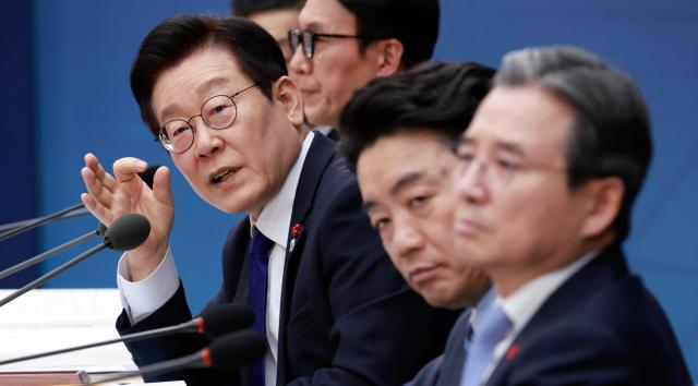 이재명 대통령이 16일 정부세종컨벤션센터에서 열린 보건복지부질병관리청·식품의약품안전처 업무보고에서 발언하고 있다사진연합뉴스