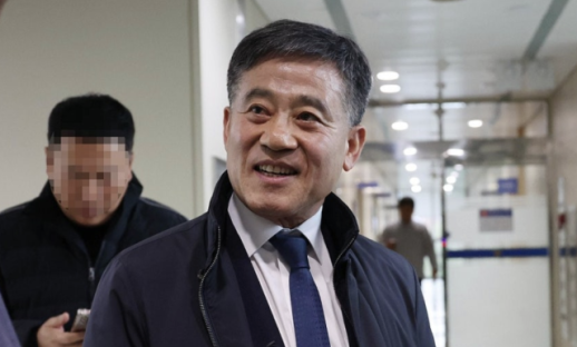 경찰, 뇌물수수 의혹 정성주 김제시장 소환… 혐의 부인