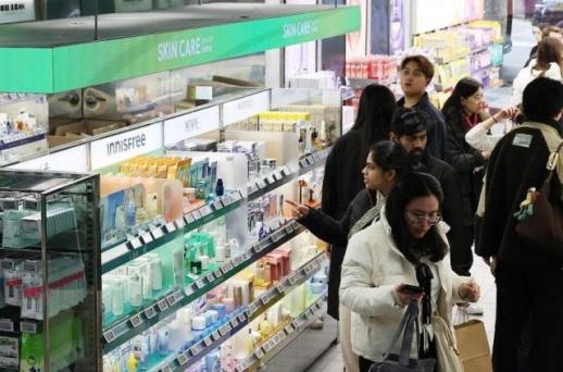 K-Beauty bùng nổ toàn cầu…Nhà đầu tư ngoại đổ tiền vào cổ phiếu APR và dAlba