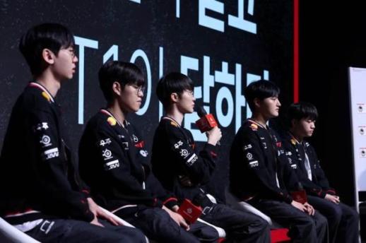 스틸시리즈, T1 국제대회 우승 기념 팬미팅…페이커 등 주전 총출동