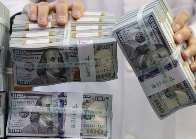 外国人投資家が投げ売り、為替レート1480ウォン突破…外国為替スワップ稼動