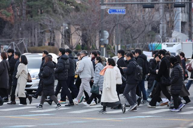 调查：近八成韩国打工人赞成实行每周4.5天工作制