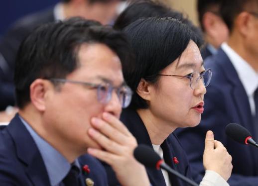 [대통령 업무보고] 한성숙 중기·소상공인 성장 사다리 복원(종합)